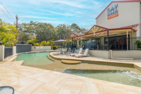Bay Breeze 18, 1 Trafalgar St - ground floor, air con and complex pool